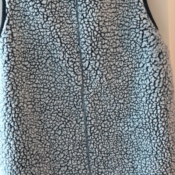 Thread & Supply Sherpa Vest Size S - Picture 12 of 15